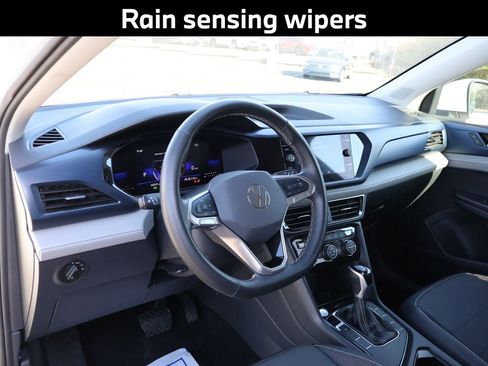 Used 2024 Volkswagen Taos SE FWD image 19