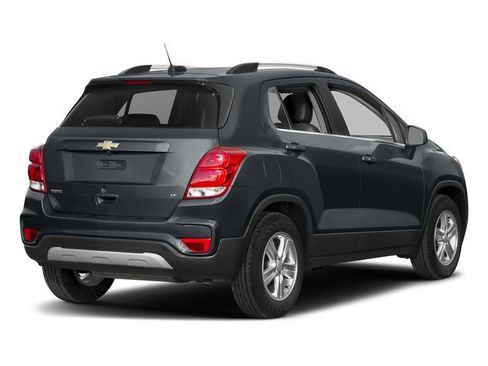 Used 2018 Chevrolet Trax LT w/ LT Convenience Package FWD image 3
