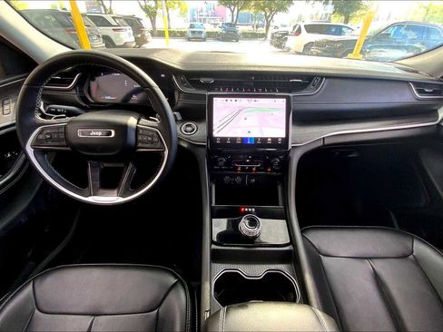 Used 2024 Jeep Grand Cherokee Limited image 15