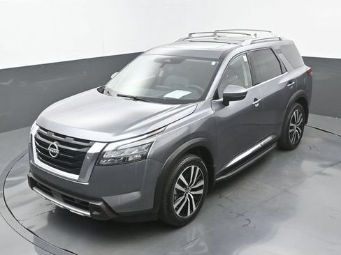 Used 2025 Nissan Pathfinder Platinum w/ Cargo Package FWD image 32