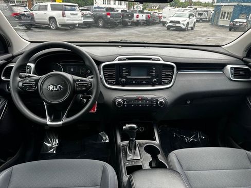 Used 2017 Kia Sorento AWD image 14
