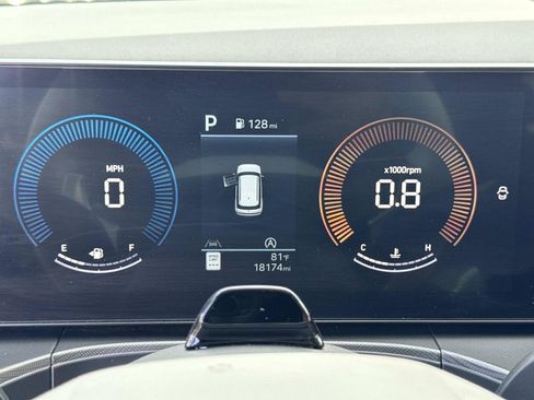 Certified 2025 Hyundai Santa Fe SEL image 16