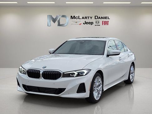 Used 2025 BMW 330i Sedan RWD image 2