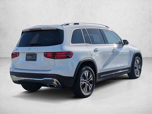 New 2026 Mercedes-Benz GLB 250 image 2