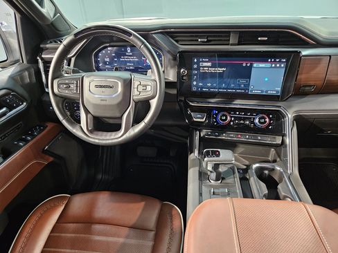 Used 2025 GMC Sierra 1500 Denali Ultimate AWD/4WD image 9