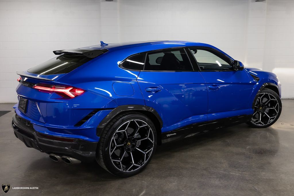 Used 2024 Lamborghini Urus Performante AWD/4WD image 14