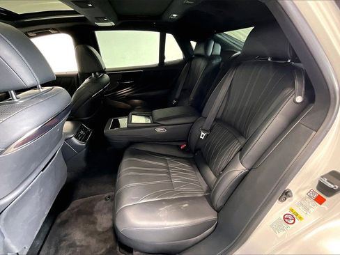 Used 2018 Lexus LS 500 w/ Luxury Package image 24