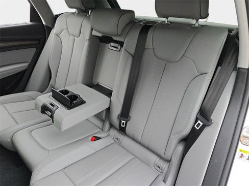 Certified 2025 Audi Q5 2.0T Premium Plus w/ Premium Plus Package image 14