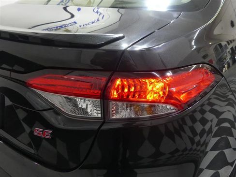 Used 2020 Toyota Corolla SE FWD image 15