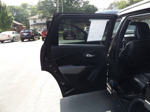 Used 2014 Jeep Cherokee Limited FWD image 19