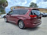 Used 2018 Chrysler Pacifica Limited image 5