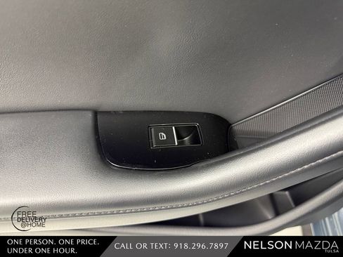 New 2026 MAZDA MAZDA3 Hatchback w/Premium Plus Pkg image 39