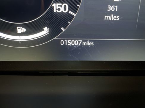 Certified 2024 Land Rover Discovery Dynamic SE image 25