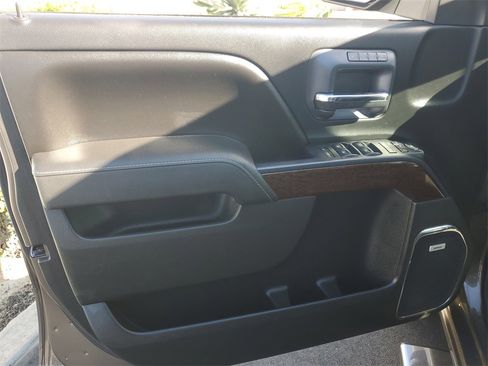 Used 2015 GMC Sierra 1500 SLT w/ SLT Crew Cab Value Package image 19