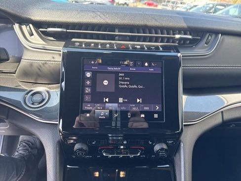 Used 2023 Jeep Grand Cherokee Altitude AWD/4WD image 17