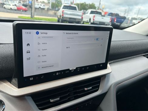 New 2026 Ford Explorer Active AWD/4WD image 38
