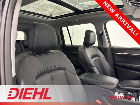 Certified 2022 Jeep Grand Cherokee Limited image 13