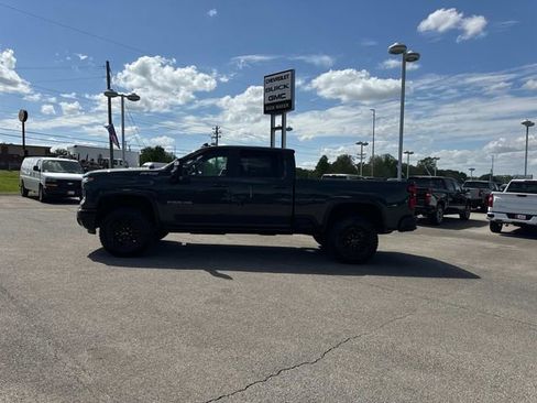 New 2026 Chevrolet Silverado 2500 ZR2 AWD/4WD image 7