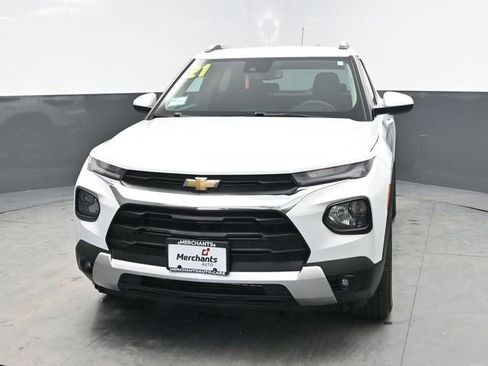 Used 2021 Chevrolet TrailBlazer LT w/ Convenience Package AWD/4WD image 2