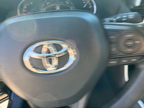 Used 2025 Toyota RAV4 XLE image 29