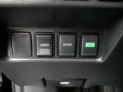 Used 2020 Nissan Rogue SV image 27