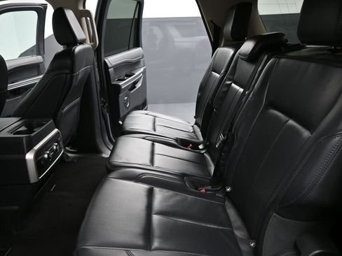 Used 2024 Ford Expedition Max XLT image 15