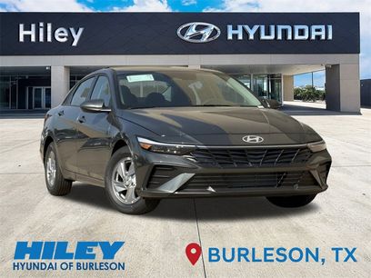 New 2025 Hyundai Elantra SE