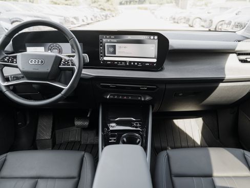 Certified 2026 Audi Q3 quattro 2.0T AWD/4WD image 6