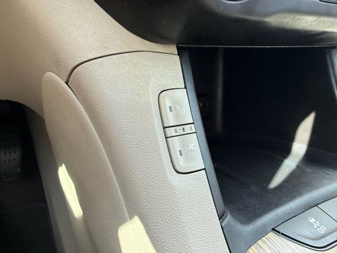 Used 2017 GMC Acadia Denali w/ Technology Package FWD image 35