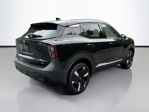 Used 2025 Nissan Kicks SR FWD image 7