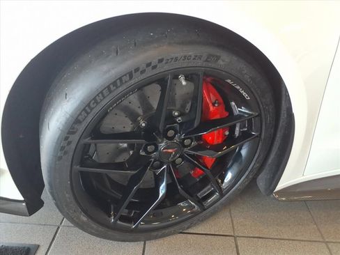 Used 2026 Chevrolet Corvette Z06 RWD image 14