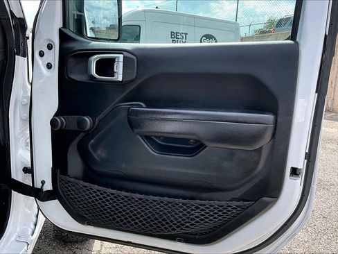 Used 2020 Jeep Wrangler Sport image 26