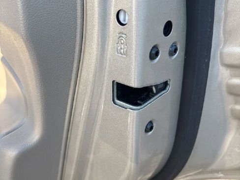 Used 2018 Ford Escape SE image 26