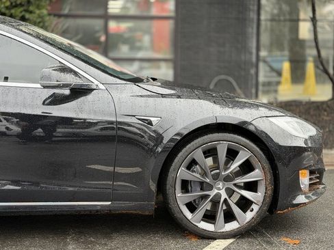 Used 2018 Tesla Model S 100D image 23