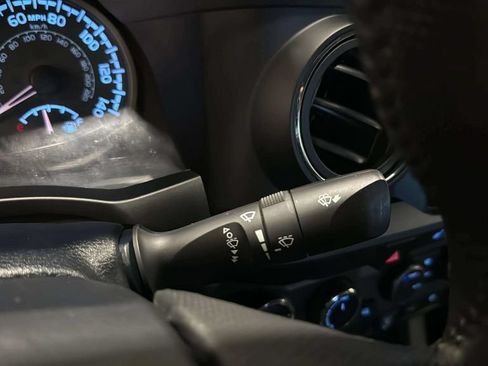 Used 2020 Toyota Tacoma SR5 AWD/4WD image 30