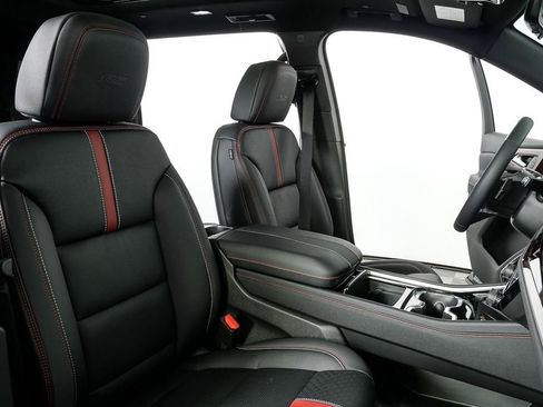 New 2026 Chevrolet Traverse RS w/ LPO, Floor Liner Package image 24