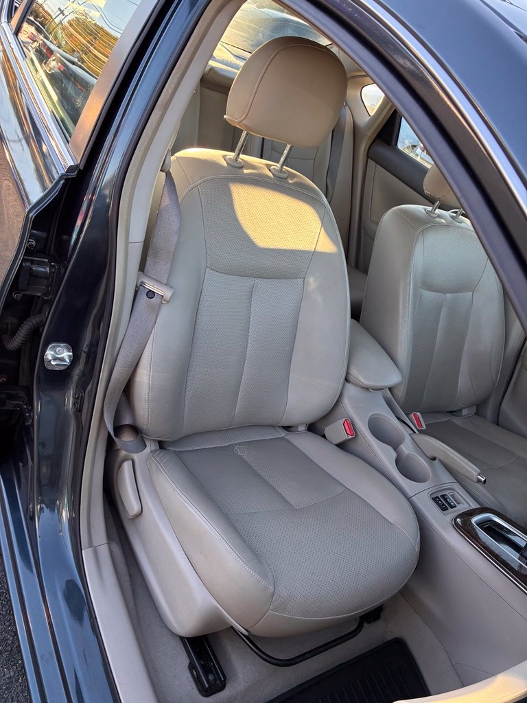 Used 2013 Nissan Sentra SL w/ Leather Pkg FWD image 18