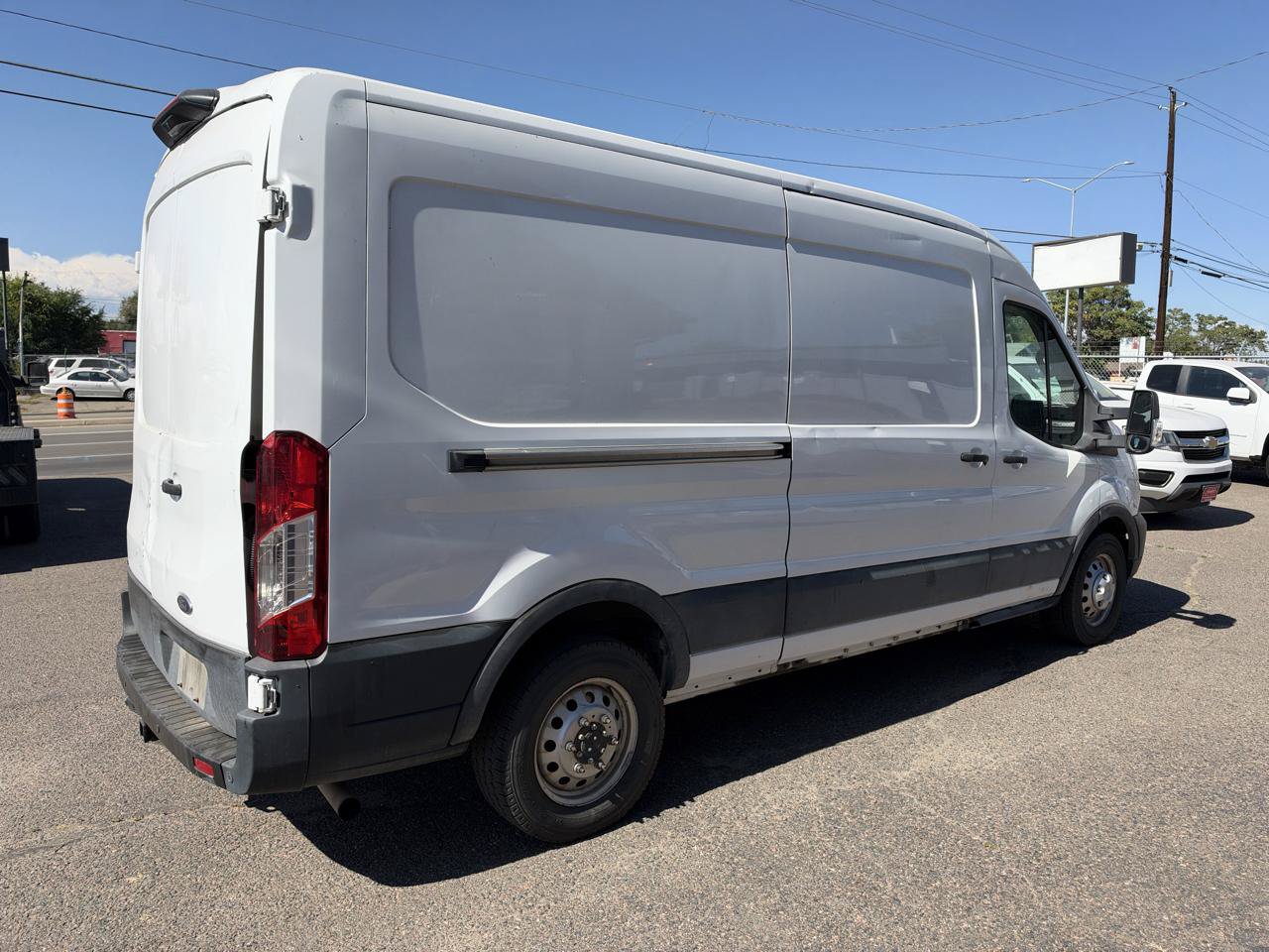 Used 2022 Ford Transit 250 Medium Roof AWD w/ Interior Upgrade Package image 4