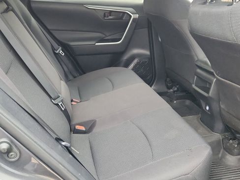 Used 2021 Toyota RAV4 LE image 18