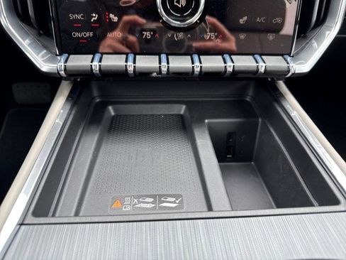 New 2026 GMC Acadia Elevation image 21