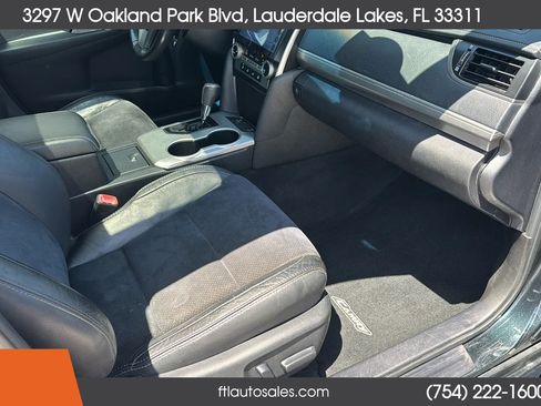 Used 2012 Toyota Camry SE w/ Leather Pkg FWD image 32