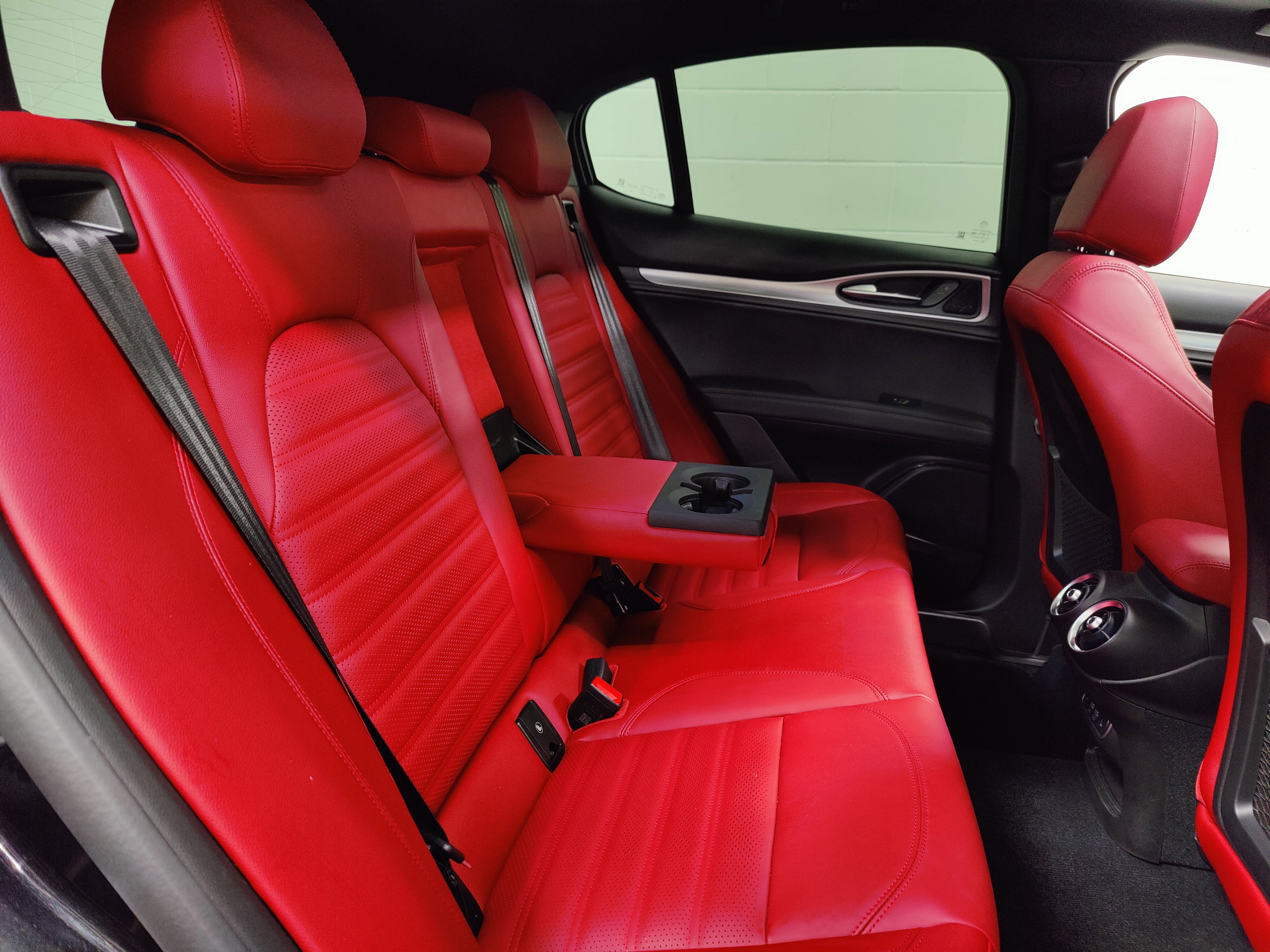 Certified 2024 Alfa Romeo Stelvio Veloce AWD/4WD image 18