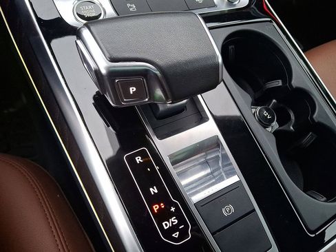 Used 2022 Audi Q8 Premium Plus w/ Premium Plus Package image 12