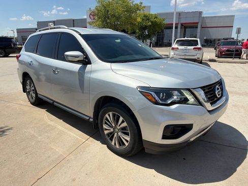 Used 2019 Nissan Pathfinder S AWD/4WD image 3