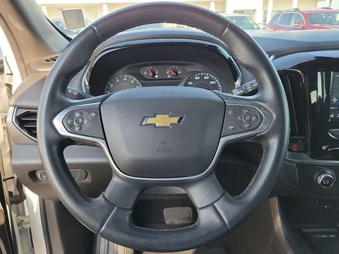 Used 2023 Chevrolet Traverse LT image 20