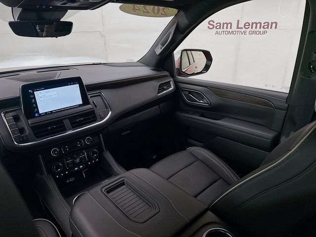 Used 2024 Chevrolet Suburban Premier AWD/4WD image 25