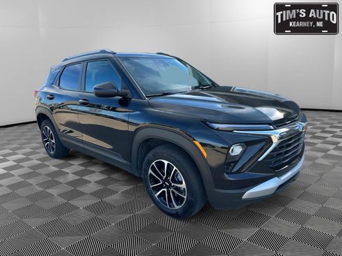 Used 2025 Chevrolet TrailBlazer LT image 1