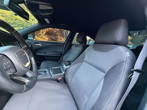 Used 2015 Dodge Charger SE w/ Sport Appearance Group RWD image 29