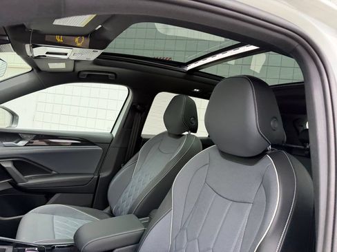 New 2026 Volkswagen Tiguan SEL R-Line AWD/4WD image 19