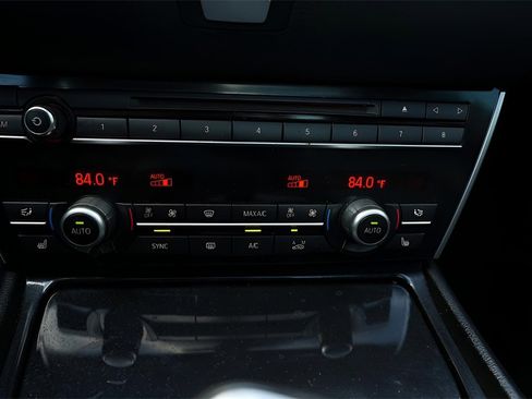 Used 2016 BMW 535i Gran Turismo xDrive image 43